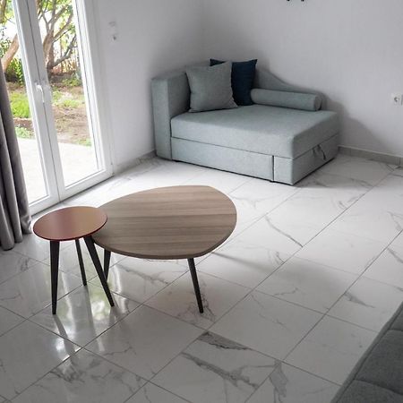 نيوس مارماراس Koukounari Studios المظهر الخارجي الصورة