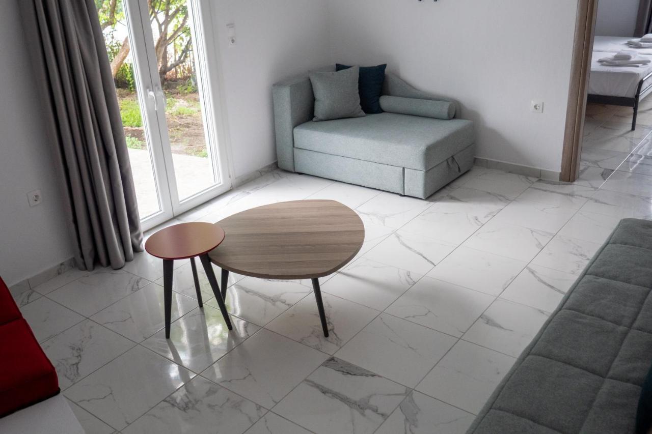 نيوس مارماراس Koukounari Studios المظهر الخارجي الصورة